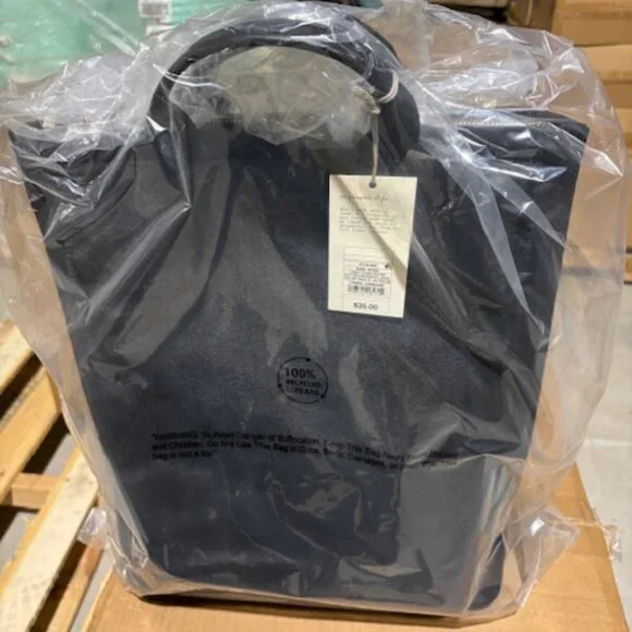 A New Day Modern Backpack โ Sleek Black Minimalist Design - Picture 5 of 5